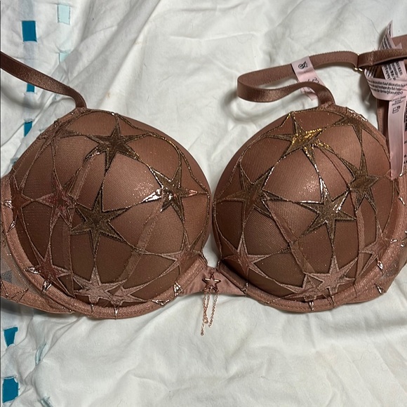 NWT Victoria’s Secret Star Embellished embroidered Bra